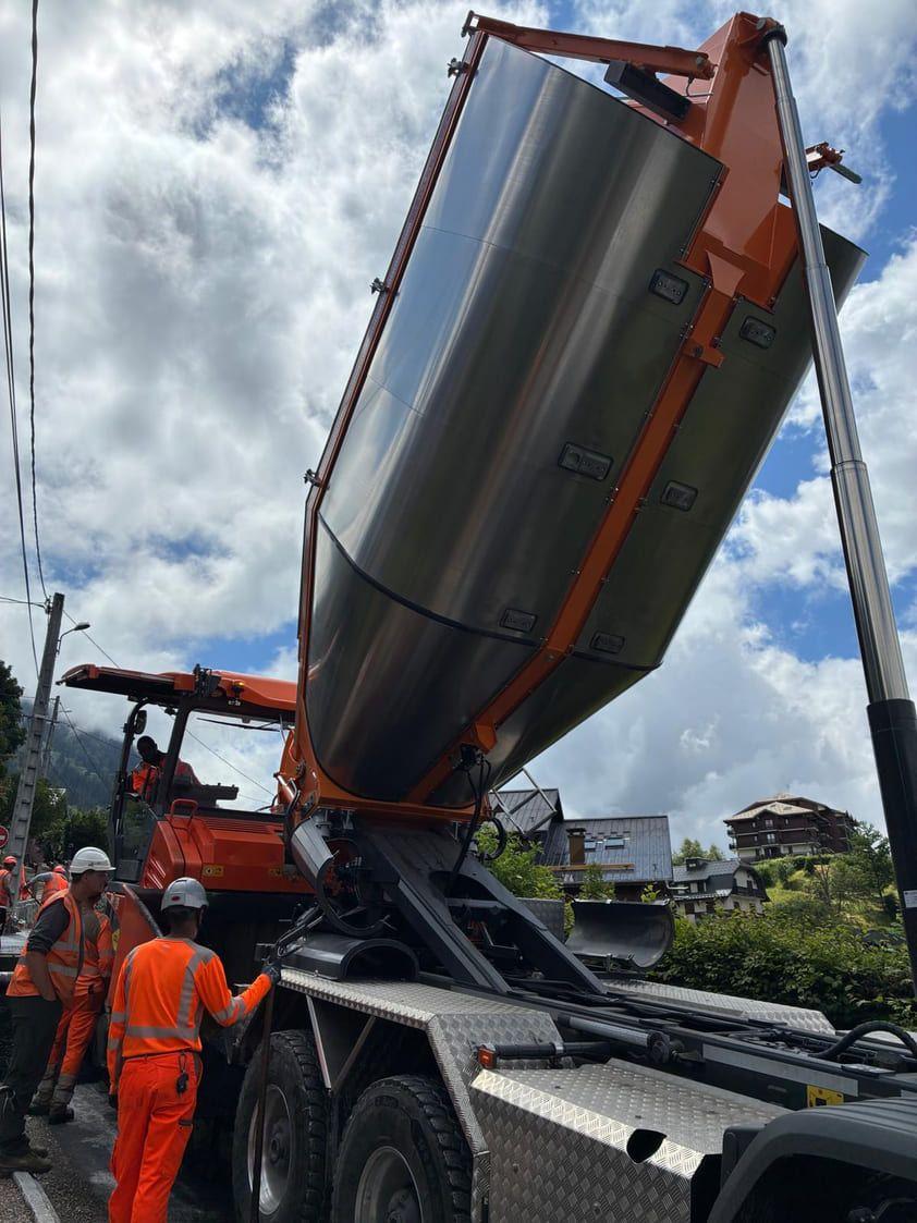 Benne spéciale enrobé de la flotte TRANS MIS (photo 2)