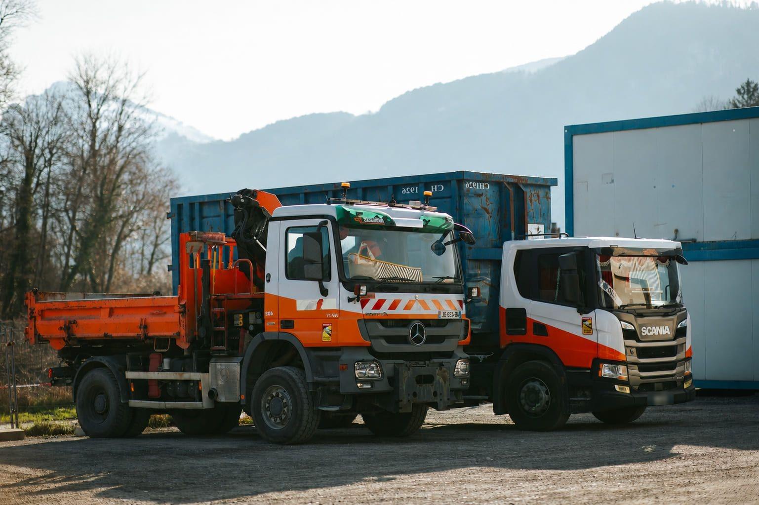 Parc de camions et d’engins TRANS MIS pour les transports et chantiers TP